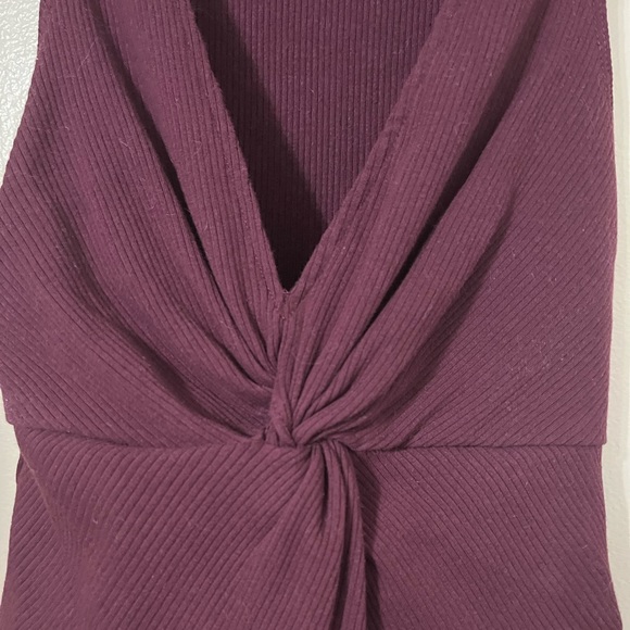 Forever21 | V-Neck Twist Bodysuit - Picture 2 of 5